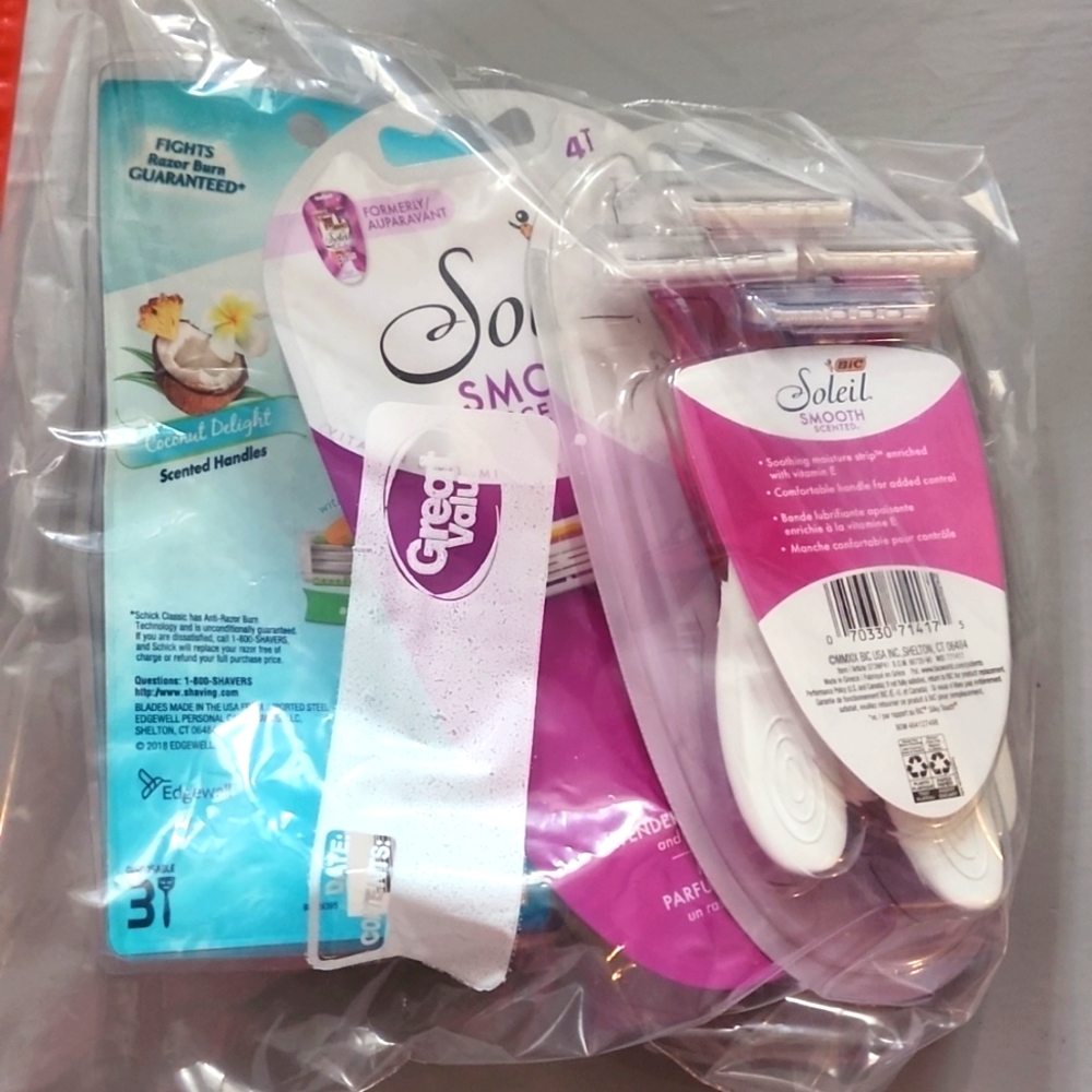 Bundle of Women's razors